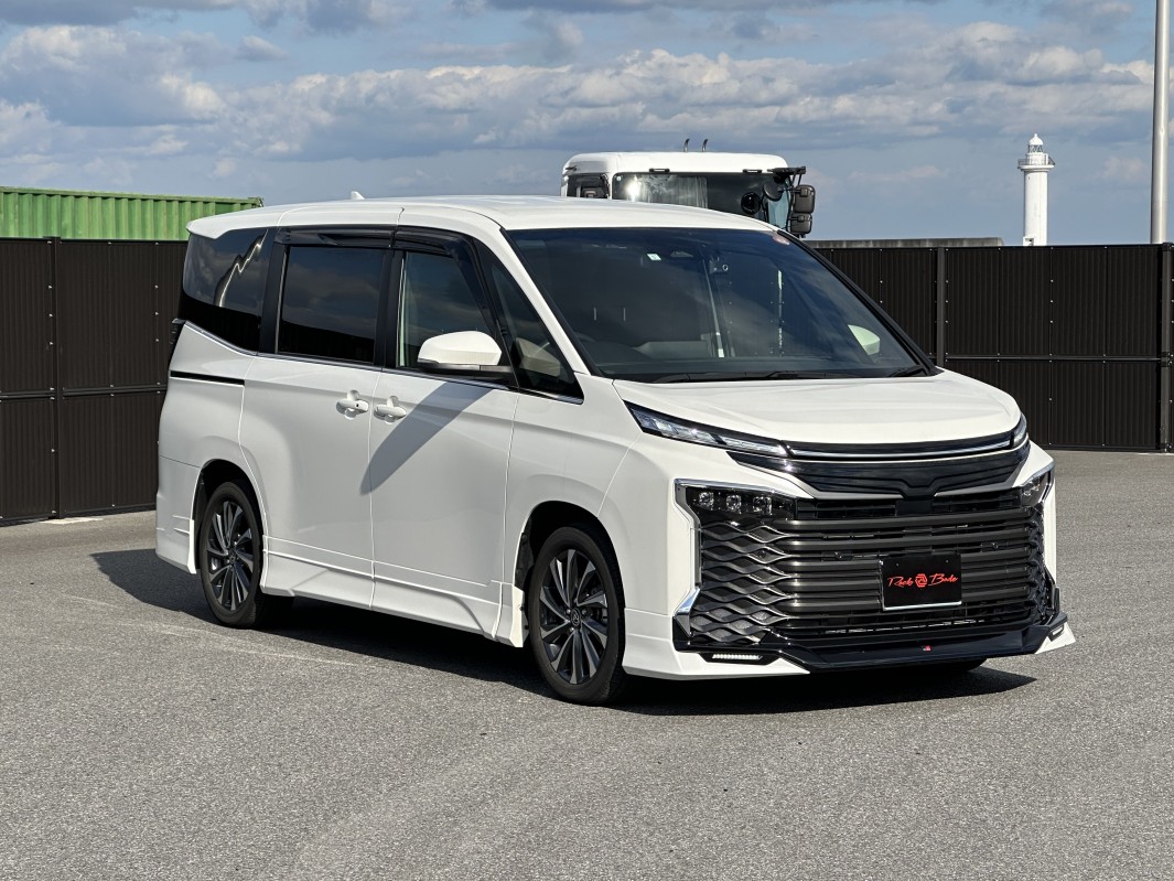 トヨタ ヴォクシー ハイブリッドS−Z GRエアロキット 快適利便