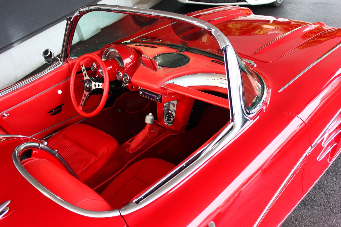 シボレー シボレー コルベット C1 61モデル レストア車 AT 左